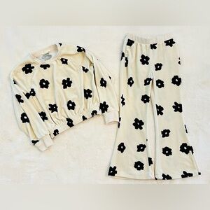 Jessica Simpson Kids Black and Cream Floral Velour Set